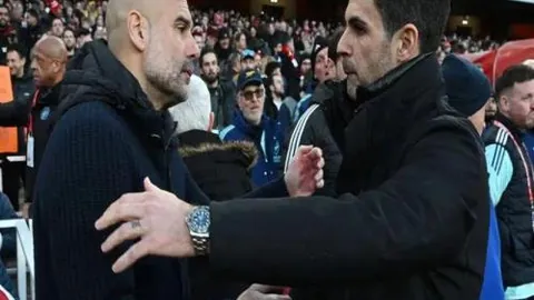 “墨西哥公开赛网球赛：福基纳挺进冠军战”